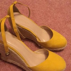 Yellow closed toe wedges size 7